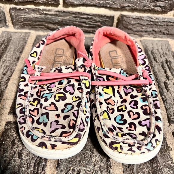 Girls Hey Dude Shoes - Picture 2 of 3